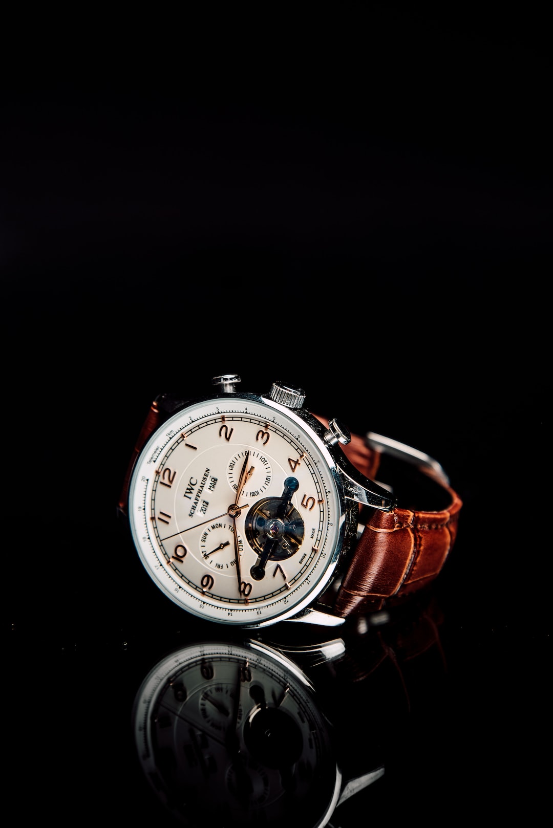 Taken for a university project, this beautiful timepiece sat so nicely on the mirror, it just reeks of elegance & sophistication.